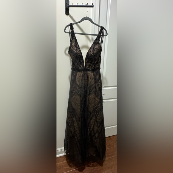 Mac Duggal size 4 - Picture 3 of 5